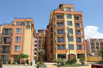 Продажа квартир в 100 метрах от морского берга г. Святой Влас, Болгария 
