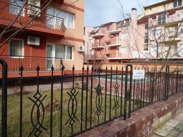  Полностью меблированная квартира на продажу в Равде, Болгарии   
