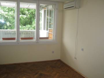Продажа квартир в Бургасе, трехкомнатная квартира в Болгарии. Купить квартиру недорого в Болгарии.