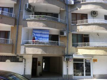  
	 Купить квартиру в Болгарии вторичка. Недорогая трехкомнатная квартира в Бургас, Лазур.  

