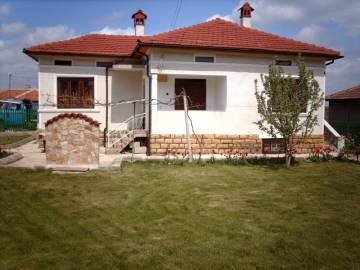 Недорогие дома в Болгарии в деревне