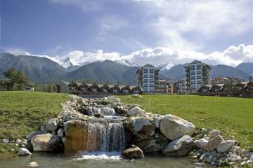 Pirin Golf and Country Club - квартиры люкс, гольф поле и отдых в горах. 
 
